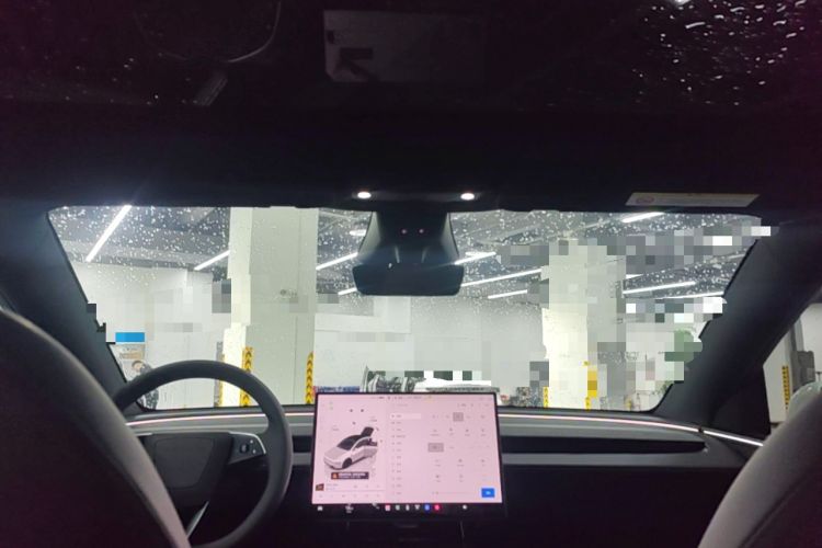 Used Tesla Model Y 2026 Rear-Drive Model Headliner