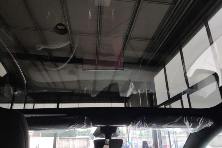 Used Tesla Model Y 2026 Rear-Drive Model Headliner