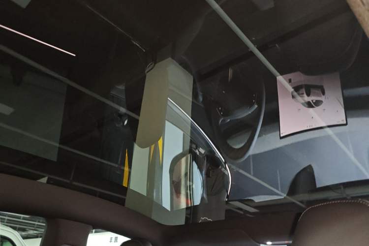 Used Tesla Model Y 2026 Rear-Drive Model Headliner