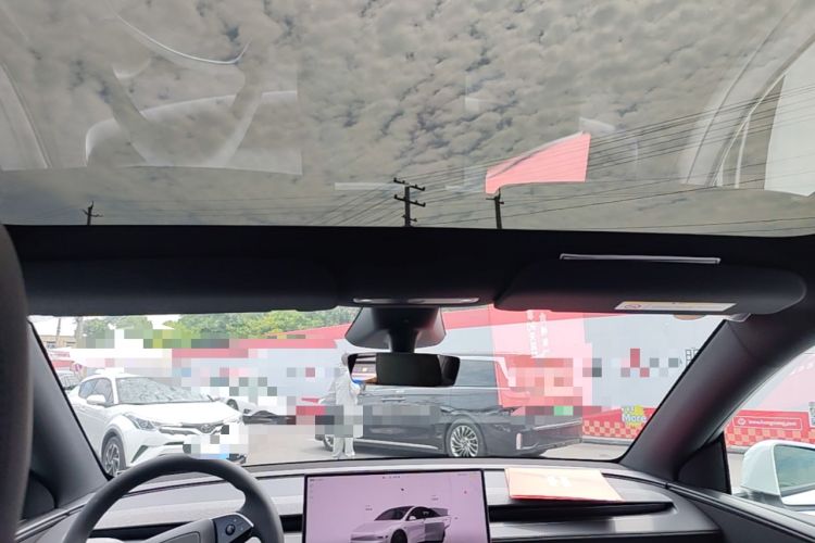 Used Tesla Model Y 2026 Rear-Drive Model Headliner