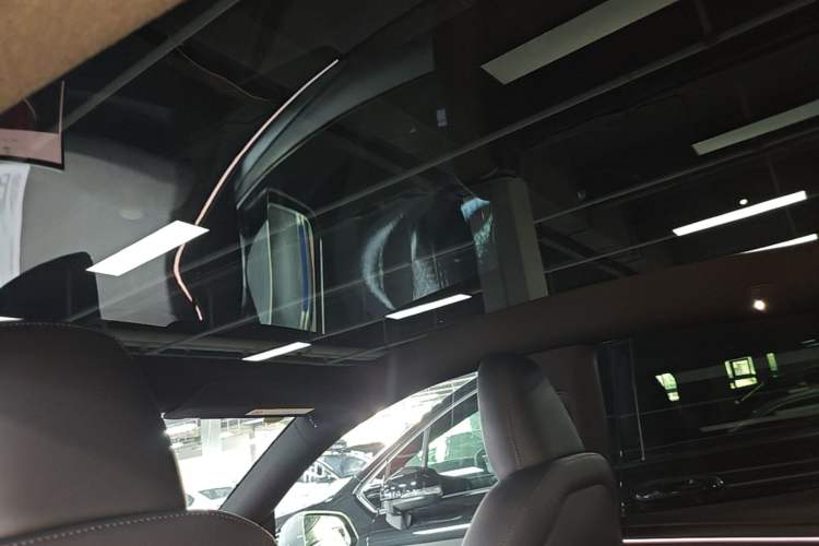 Used Tesla Model Y 2026 Rear-Drive Model Headliner