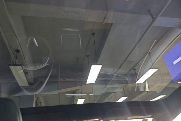 Used Tesla Model Y 2026 Rear-Drive Model Headliner