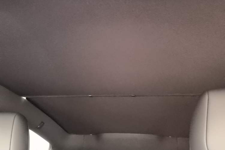 Used Tesla Model Y 2026 Facelifted Long-Range Rear-Drive Model Headliner