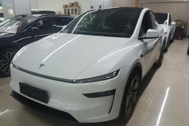 Used Tesla Model Y 2026 Long-Range All-Wheel-Drive Model