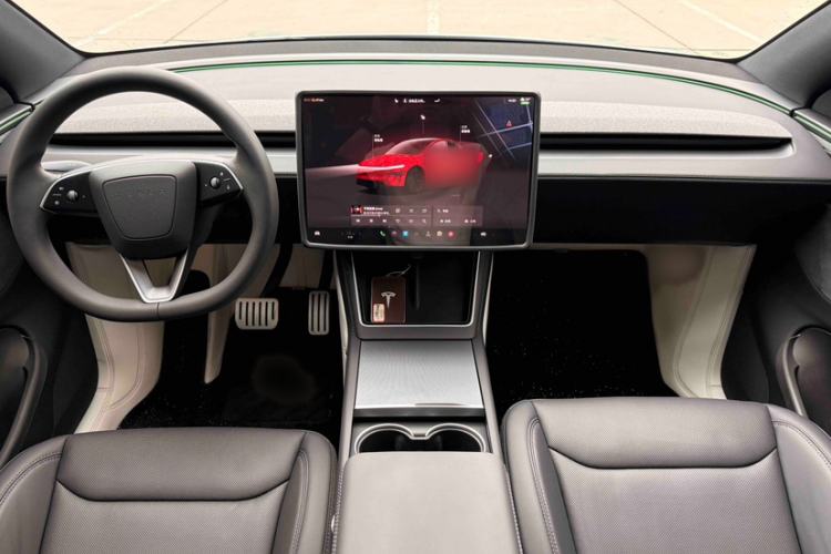 Used Tesla Model Y 2026 Long-Range All-Wheel-Drive Model Interior 1