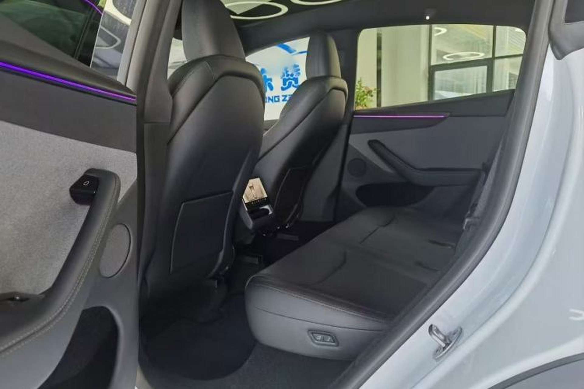 Used Tesla Model Y 2026 Rear-Drive Model Interior 2