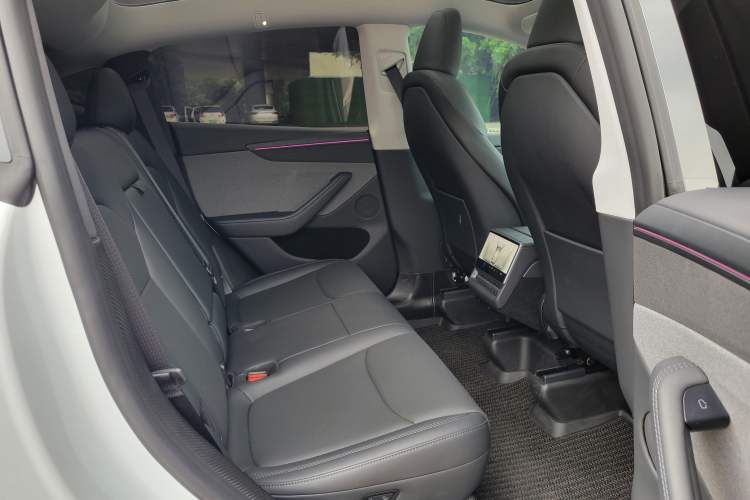 Used Tesla Model Y 2026 Model Long-Range Rear-Wheel-Drive Version Interior 3