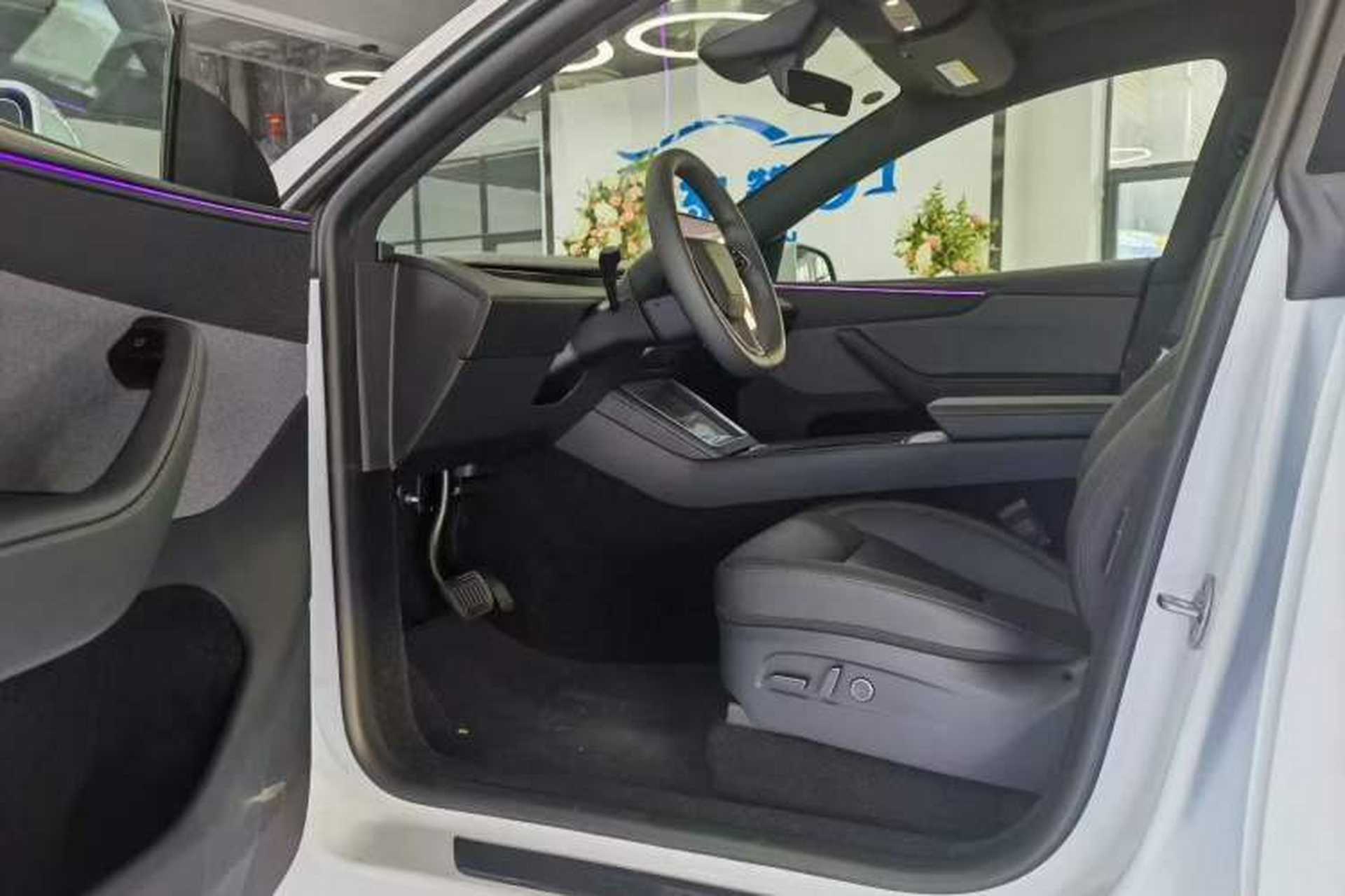 Used Tesla Model Y 2026 Rear-Drive Model Interior 3