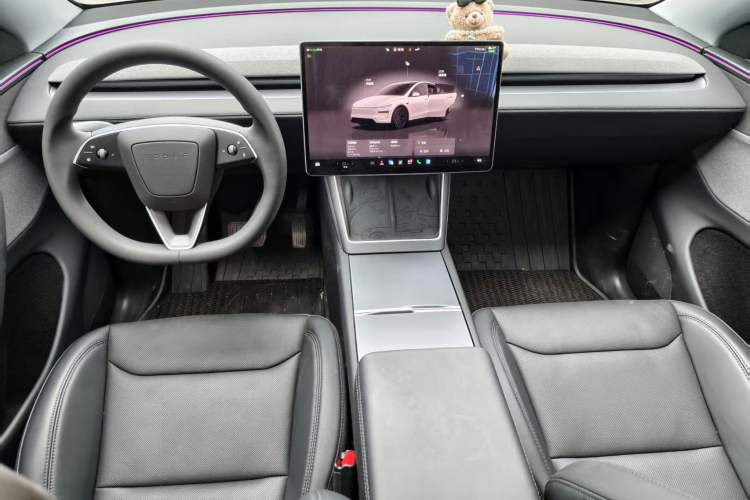 Used Tesla Model Y 2026 Model Long-Range Rear-Wheel-Drive Version Interior 4