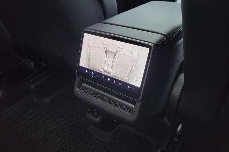 Used Tesla Model Y 2026 Model Long-Range Rear-Wheel-Drive Version Interior 6