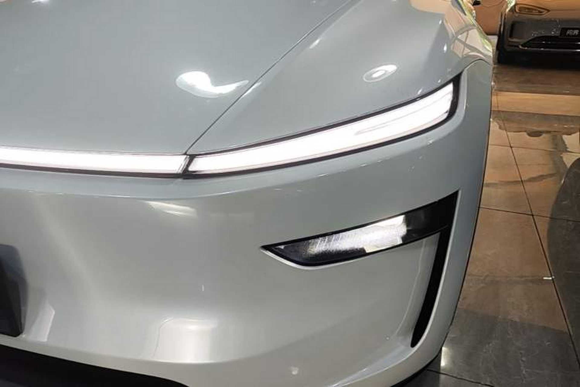 Used Tesla Model Y 2026 Rear-Drive Model Left Front Headlight