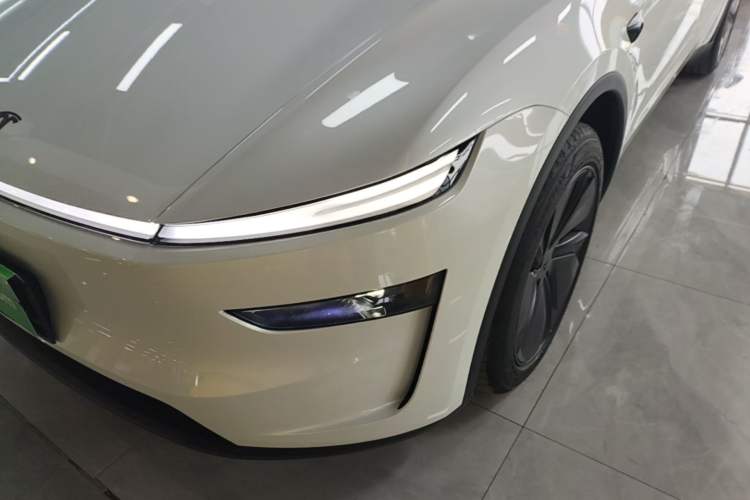 Used Tesla Model Y 2026 Rear-Drive Model Left Front Headlight