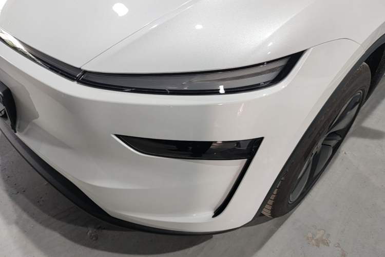 Used Tesla Model Y 2026 Facelifted Long-Range Rear-Drive Model Left Front Headlight