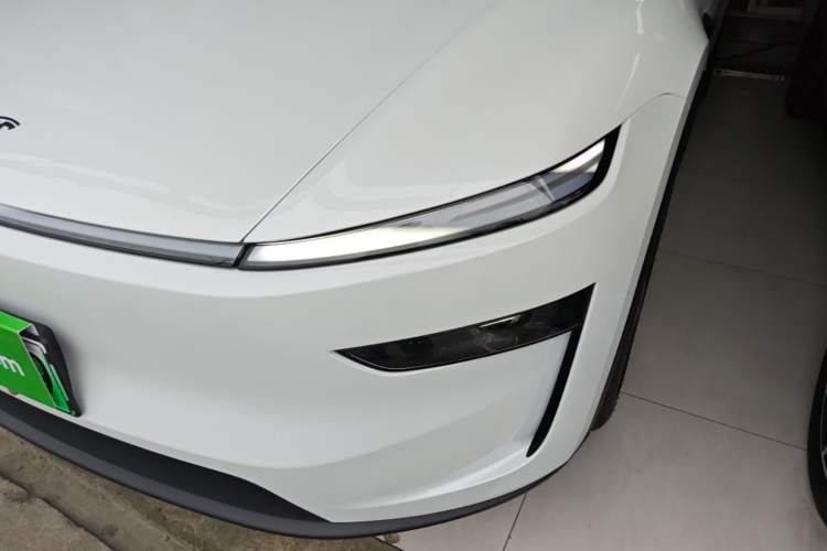 Used Tesla Model Y 2026 Rear-Drive Model Left Front Headlight