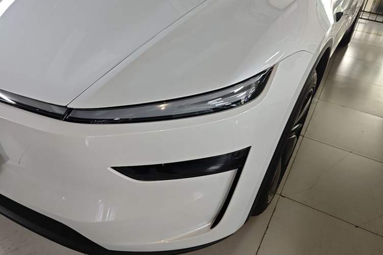 Used Tesla Model Y 2026 Rear-Drive Model Left Front Headlight