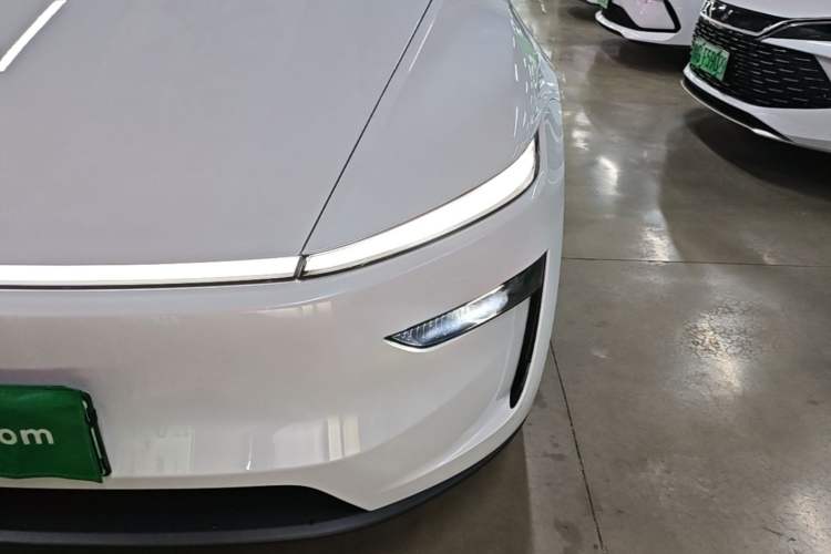 Used Tesla Model Y 2026 Model Long-Range Rear-Wheel-Drive Version Left Front Headlight