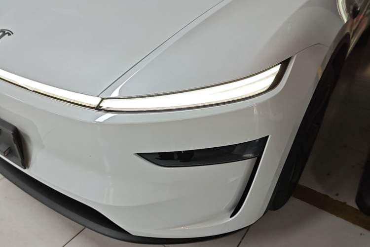 Used Tesla Model Y 2026 Rear-Drive Model Left Front Headlight