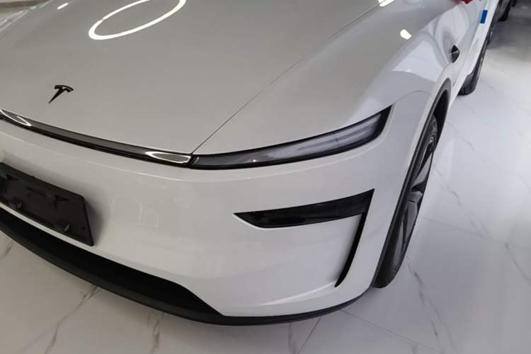 Used Tesla Model Y 2026 Rear-Drive Model Left Front Headlight