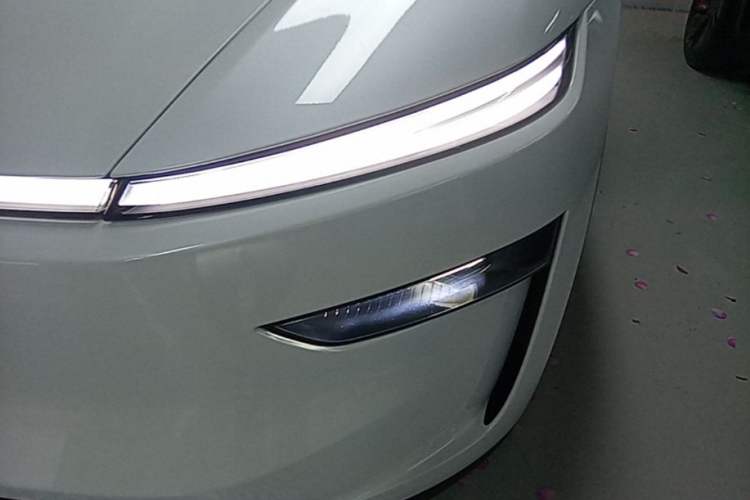 Used Tesla Model Y 2026 Rear-Drive Model Left Front Headlight