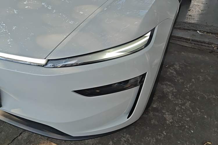 Used Tesla Model Y 2026 Rear-Drive Model Left Front Headlight