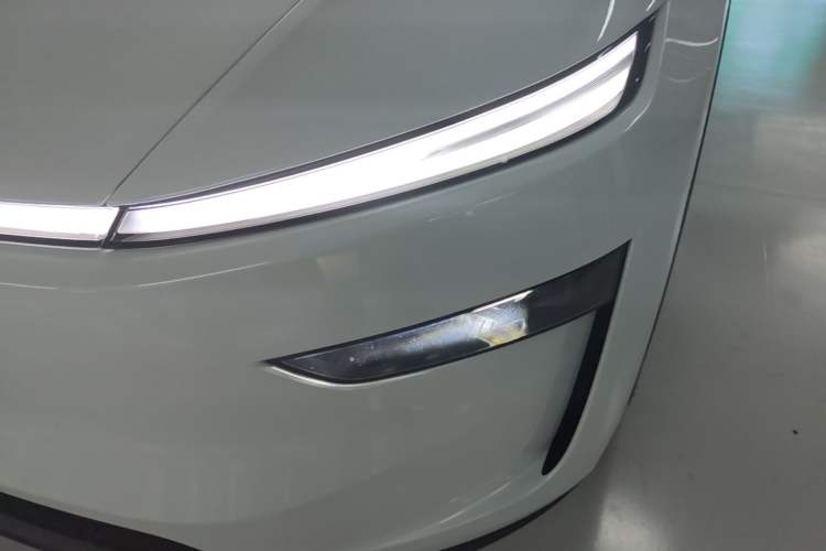 Used Tesla Model Y 2026 Rear-Drive Model Left Front Headlight