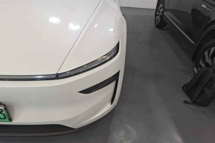 Used Tesla Model Y 2026 Model Long-Range Rear-Wheel-Drive Version Left Front Headlight