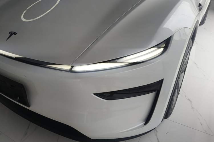 Used Tesla Model Y 2026 Rear-Drive Model Left Front Headlight