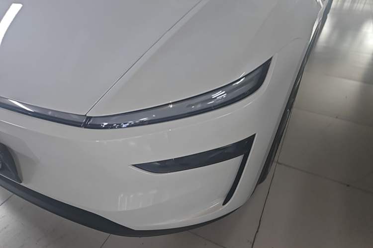 Used Tesla Model Y 2026 Rear-Drive Model Left Front Headlight
