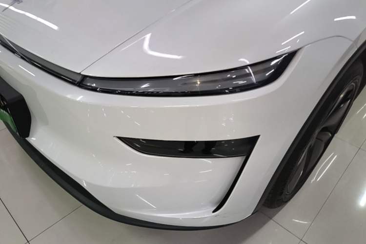 Used Tesla Model Y 2026 Long-Range All-Wheel-Drive Model Left Front Headlight