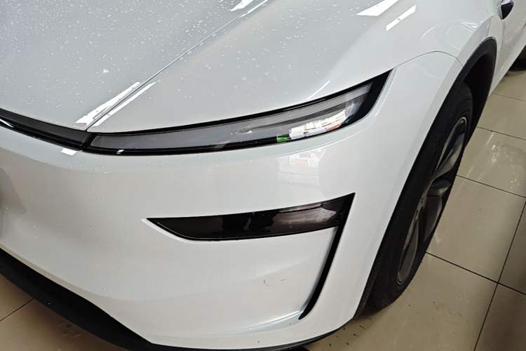 Used Tesla Model Y 2026 Rear-Drive Model Left Front Headlight