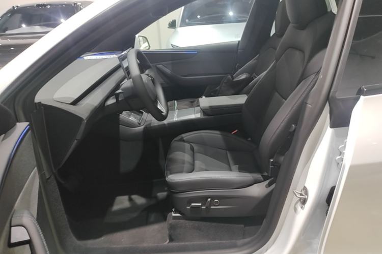 Used Tesla Model Y 2026 Rear-Drive Model Left Front Seat