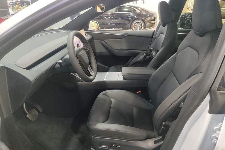 Used Tesla Model Y 2026 Rear-Drive Model Left Front Seat