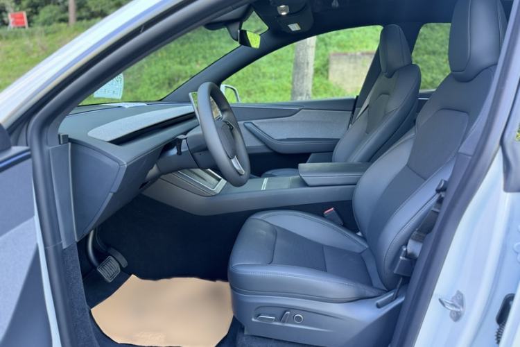 Used Tesla Model Y 2026 Facelifted Long-Range Rear-Drive Model Left Front Seat