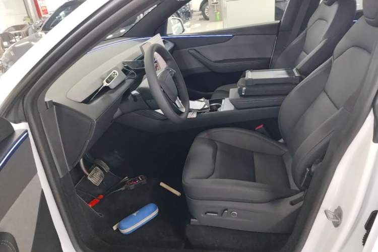 Used Tesla Model Y 2026 Facelifted Long-Range Rear-Drive Model Left Front Seat