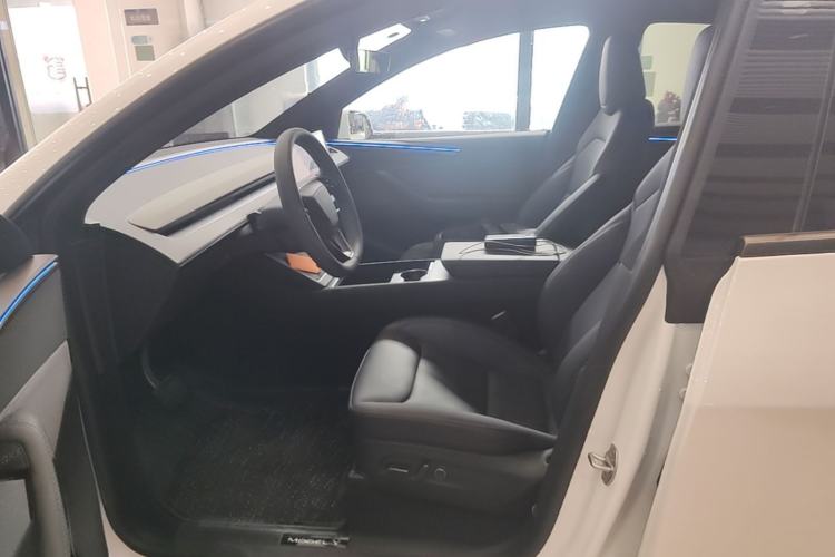 Used Tesla Model Y 2026 Rear-Drive Model Left Front Seat