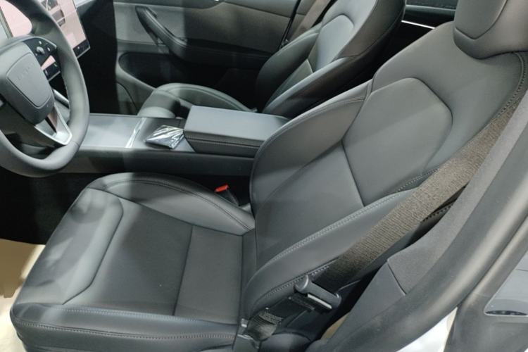 Used Tesla Model Y 2026 Facelifted Long-Range Rear-Drive Model Left Front Seat