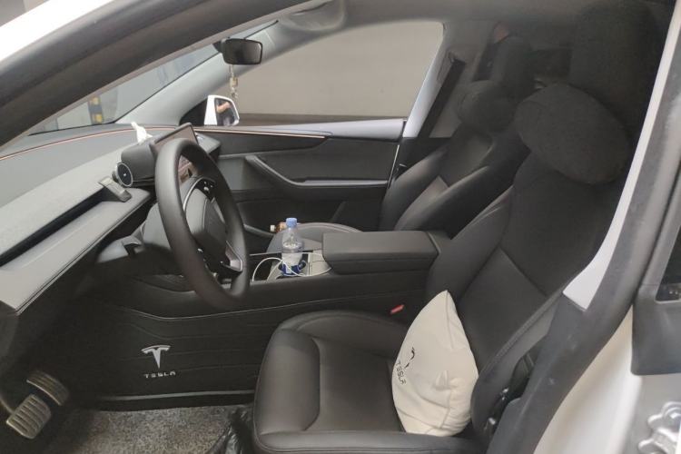 Used Tesla Model Y 2026 Model Long-Range Rear-Wheel-Drive Version Left Front Seat