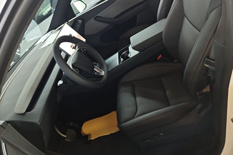 Used Tesla Model Y 2026 Rear-Drive Model Left Front Seat