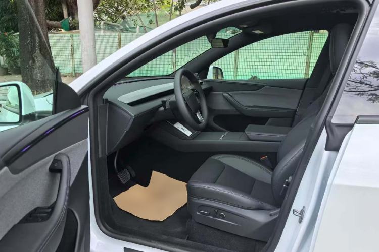 Used Tesla Model Y 2026 Rear-Drive Model Left Front Seat