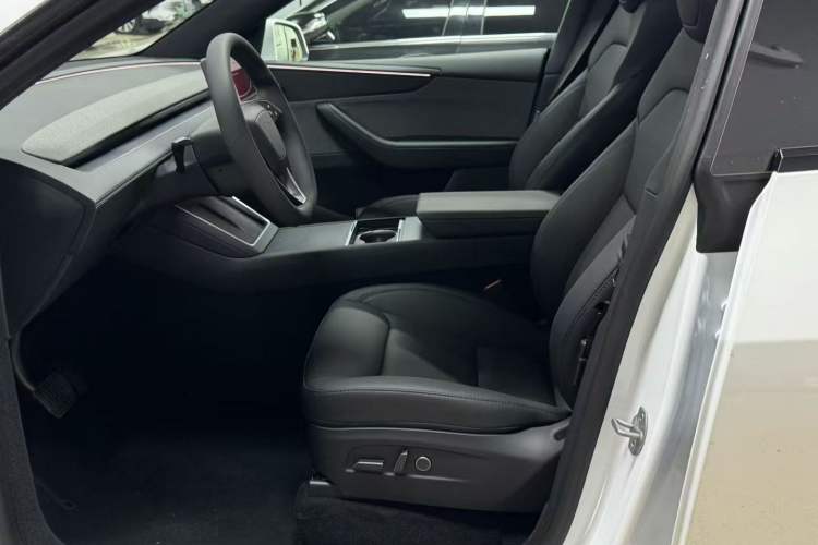 Used Tesla Model Y 2026 Rear-Drive Model Left Front Seat