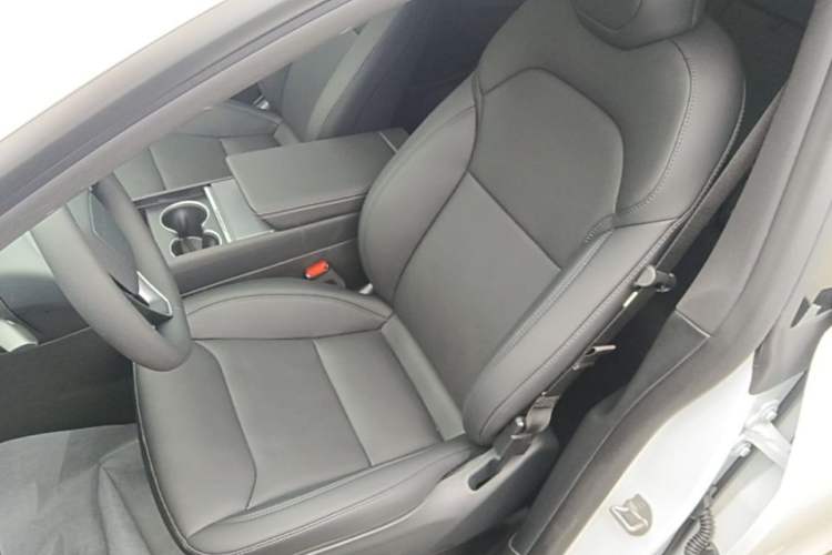 Used Tesla Model Y 2026 Facelifted Long-Range Rear-Drive Model Left Front Seat