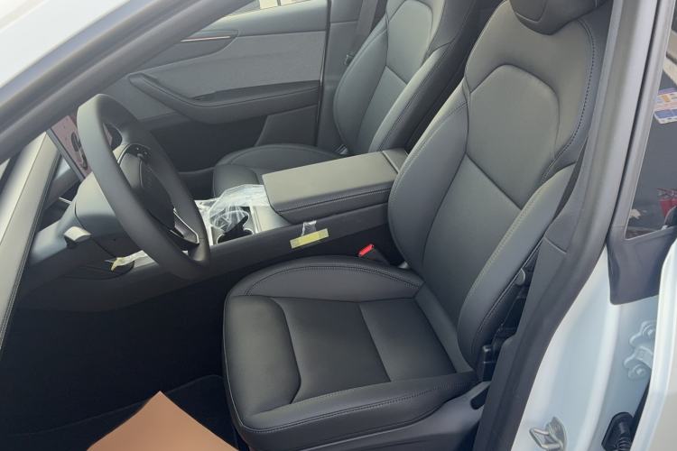 Used Tesla Model Y 2026 Rear-Drive Model Left Front Seat