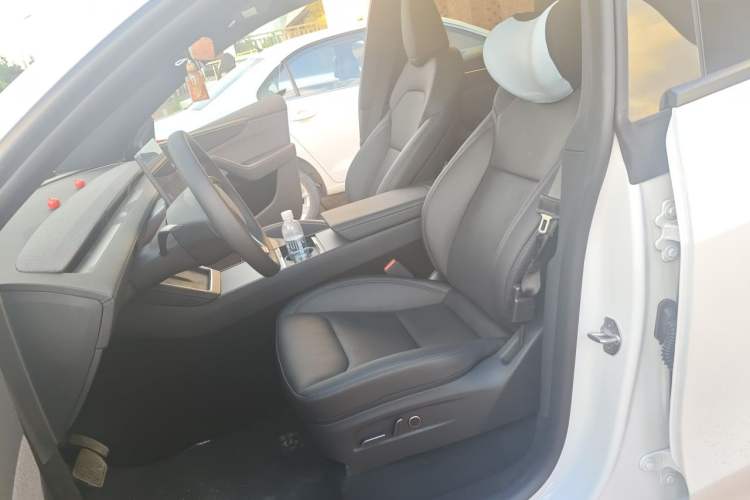 Used Tesla Model Y 2026 Rear-Drive Model Left Front Seat