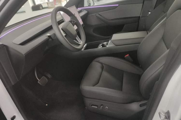 Used Tesla Model Y 2026 Rear-Drive Model Left Front Seat