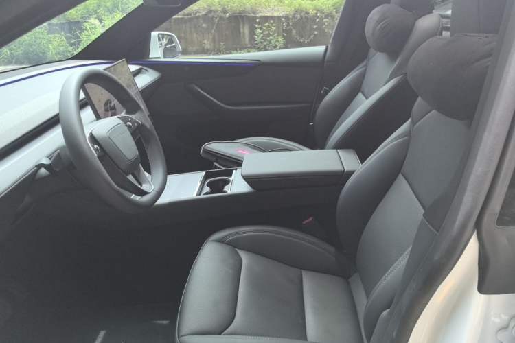 Used Tesla Model Y 2026 Rear-Drive Model Left Front Seat