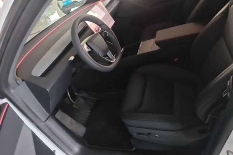 Used Tesla Model Y 2026 Rear-Drive Model Left Front Seat