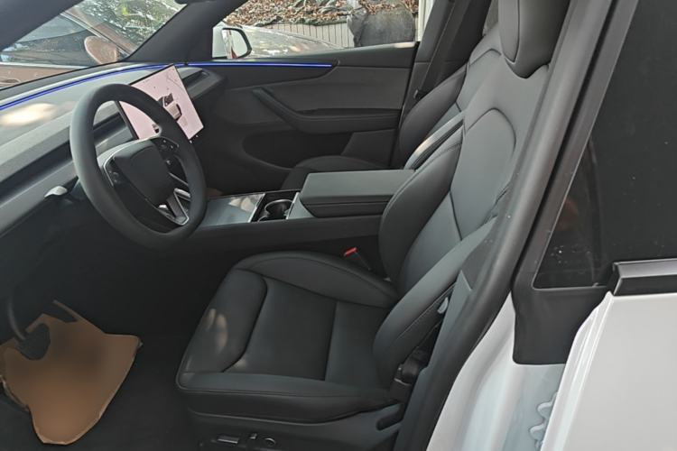 Used Tesla Model Y 2026 Rear-Drive Model Left Front Seat
