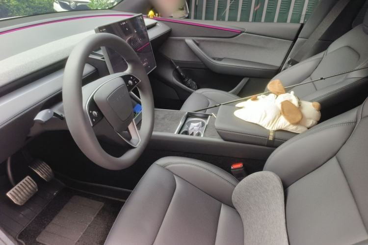 Used Tesla Model Y 2026 Rear-Drive Model Left Front Seat