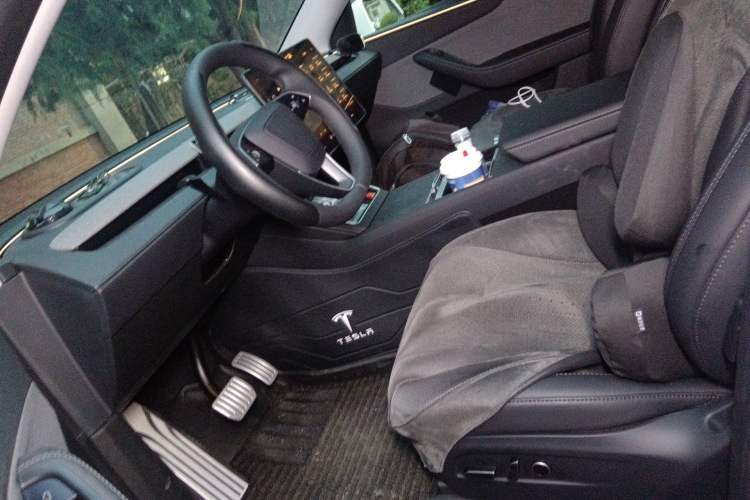 Used Tesla Model Y 2026 Model Long-Range Rear-Wheel-Drive Version Left Front Seat