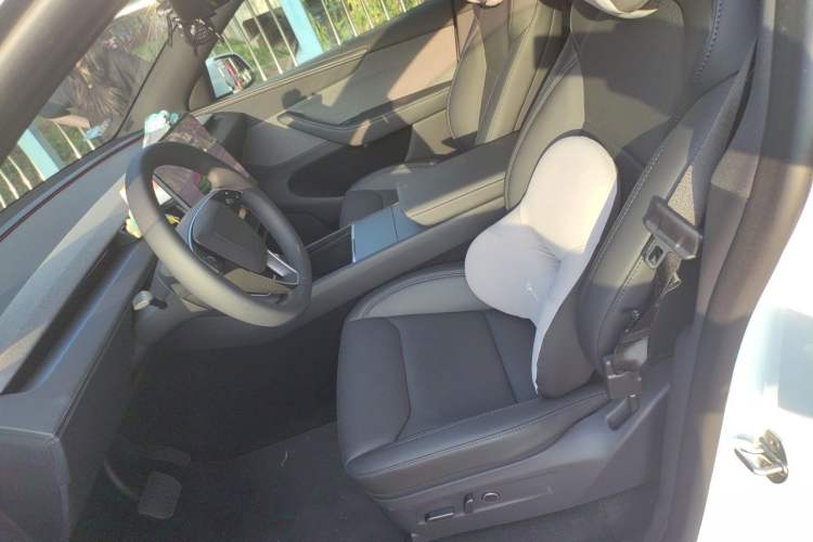 Used Tesla Model Y 2026 Rear-Drive Model Left Front Seat